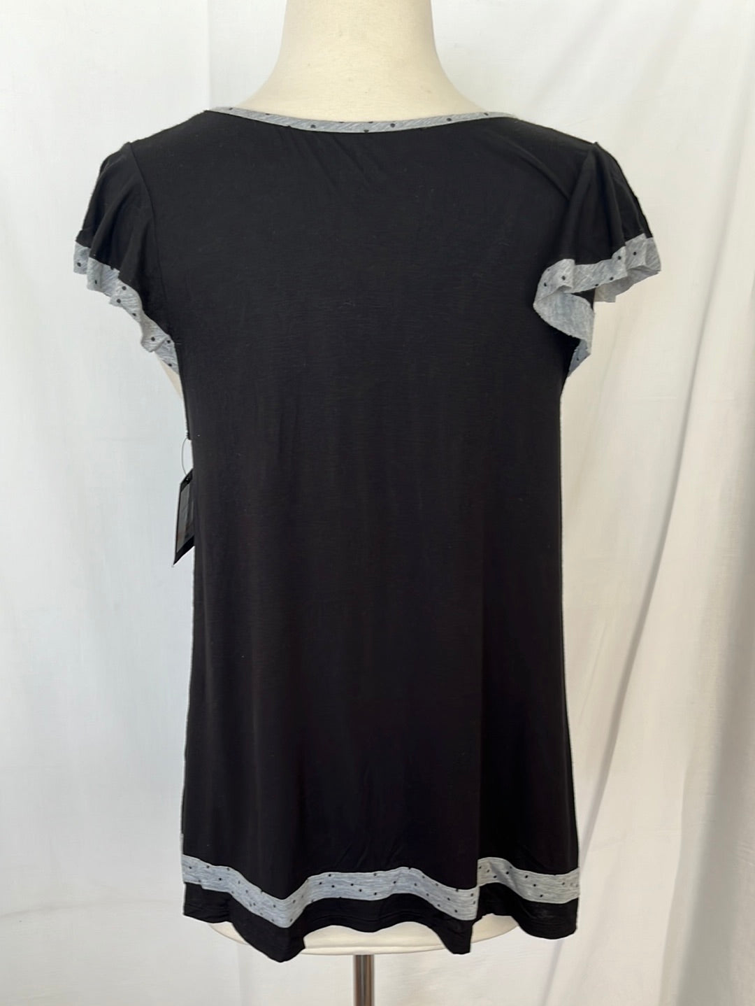 NWT -- Ellen Tracy black gray Polka Dot Trim Flutter Top -- S