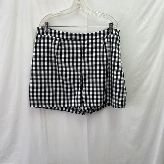 NWT -- ABS ALLEN SCWHARZ Black and White Checkered Skort -- Size: Large