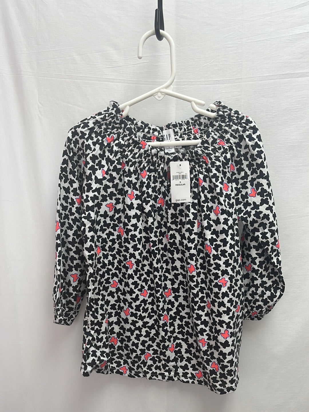 NWT -- GAP KIDS Black and Pink Butterfly Shirt -- S Reg