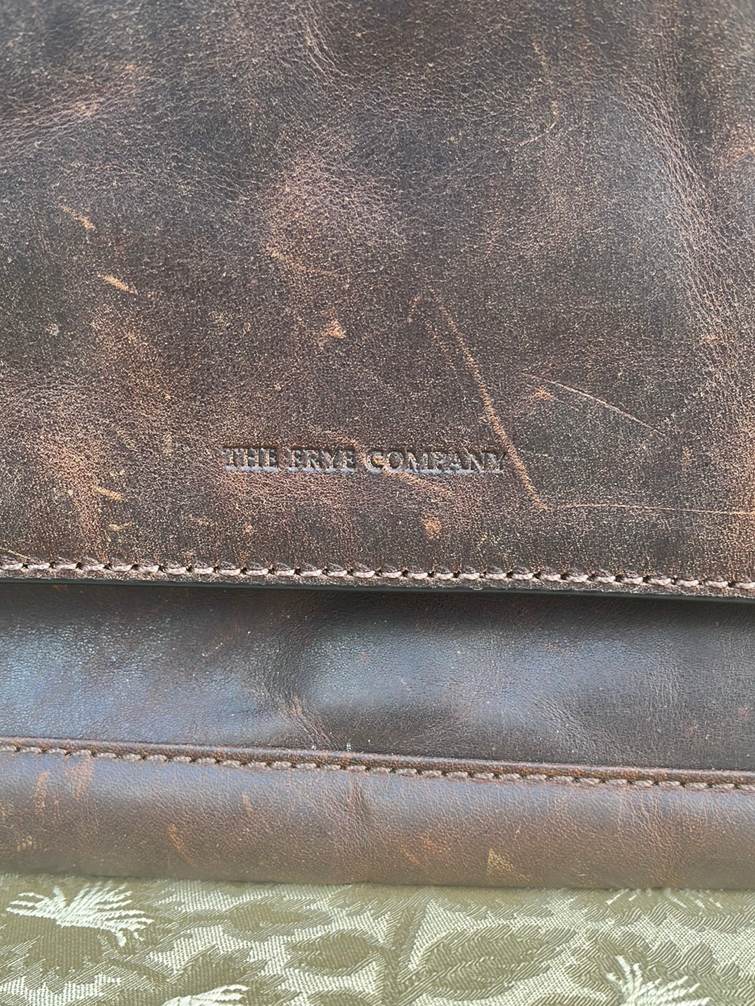 VTG -- FRYE Logan Brown Leather Messenger Bag