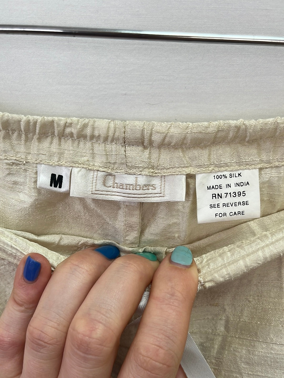 VTG -- CHAMBERS Crème Silk Drawstring Pants -- Size Medium