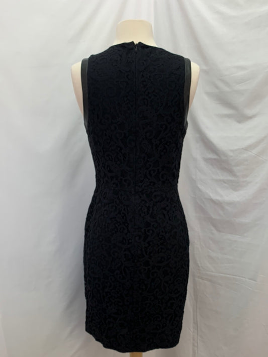 CYNTHIA STEFFE black Lace V-Neck Sleeveless Sheath Dress - 6
