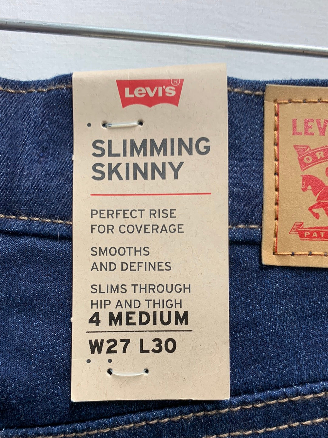 NWT - LEVI'S dark denim Mid Rise Slimming Skinny Jeans - 4 / W27 L30