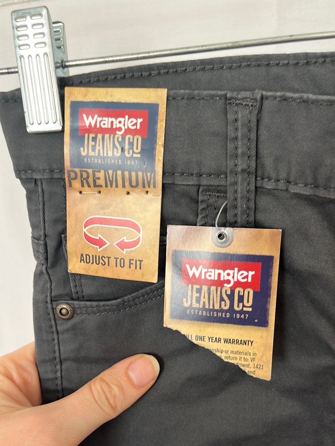 NWT -- Wrangler Grey Boys Adjustable Waist Jeans -- 7 Regular