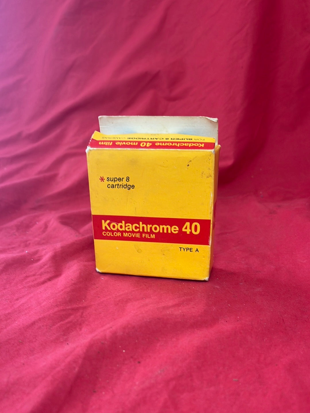 VTG/NIP -- KODAK Kodachrome 40 Color Movie Film -- Expired Jan 1976