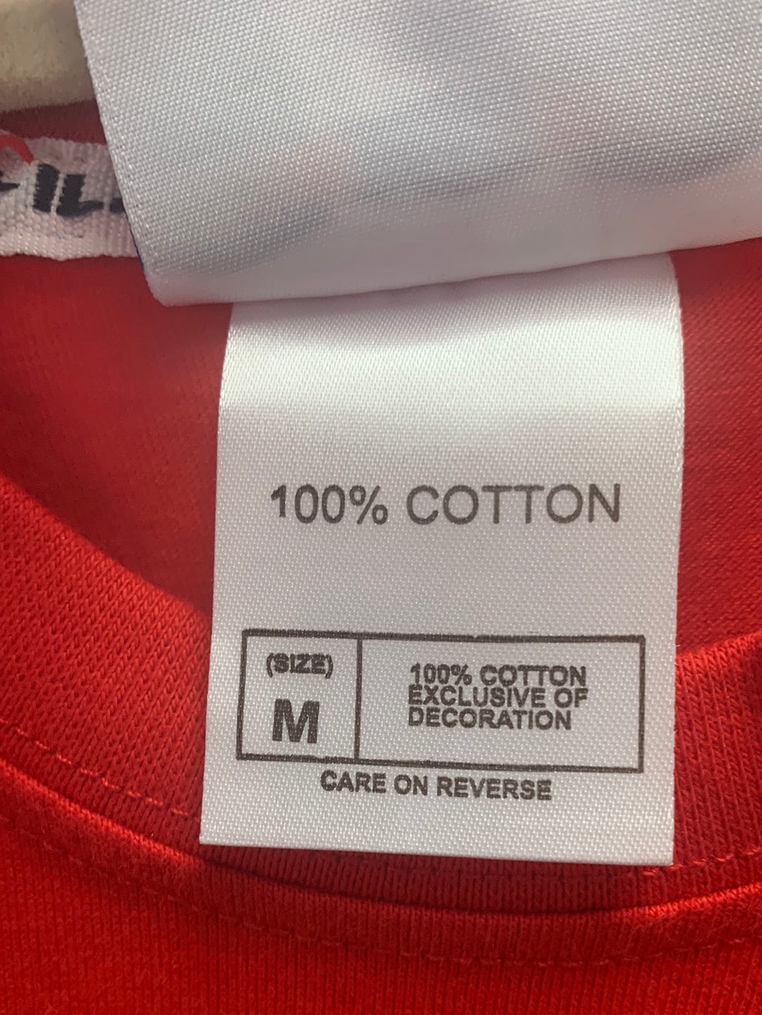 NWT - FILA red Short Sleeve Logo T-Shirt - M – CommunityWorx Thrift Online