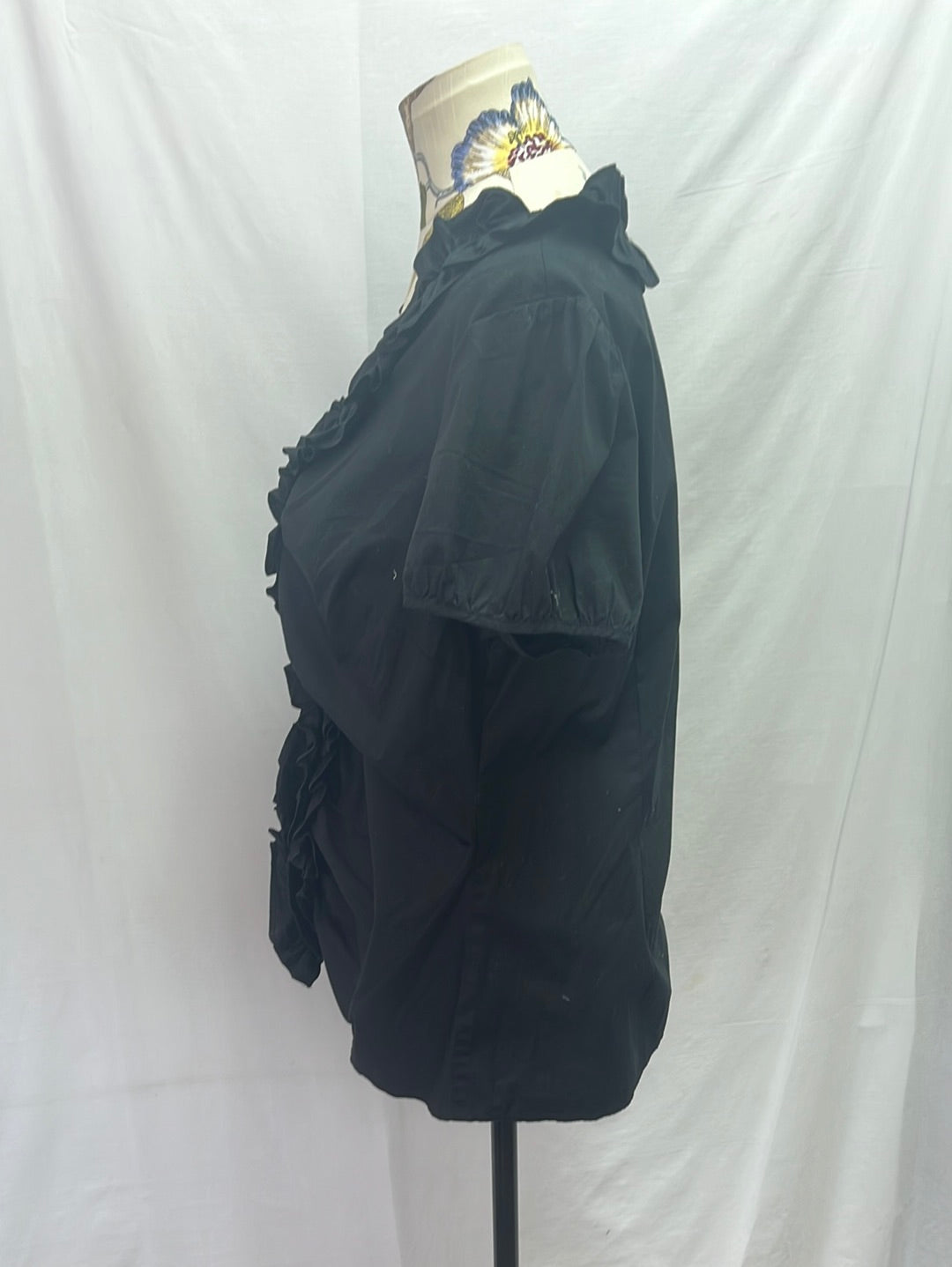 NWT -- ANN TAYLOR LOFT Black Ruffle V-neck Button-Front Blouse -- Size: 14