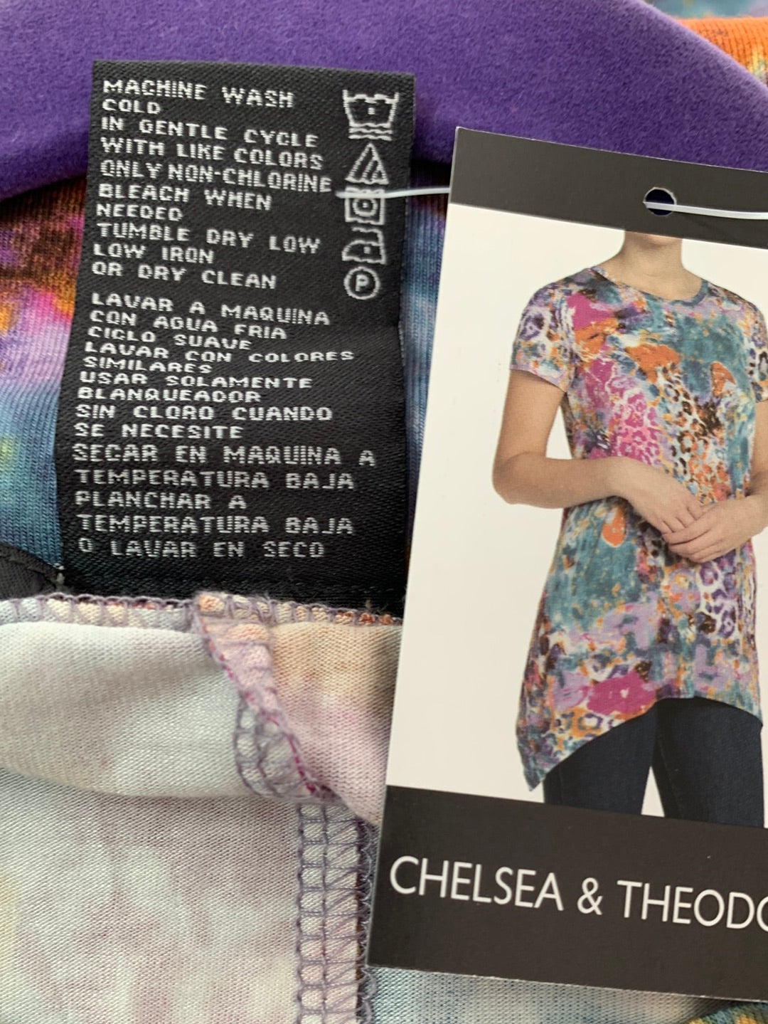 NWT - CHELSEA & THEODORE multi print Short Sleeve Sharkbite Tunic - S