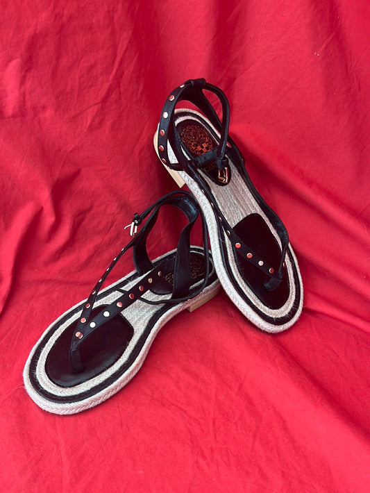 VINCE CAMUTO Womens Kelmia Flat Sandal in Black -- Size 6M