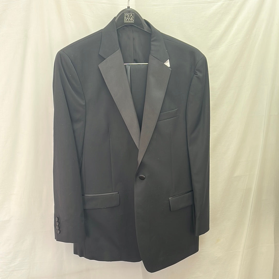NWT -- Joseph A. Bank Travelers Collection Tailored Fit Tuxedo -- 44