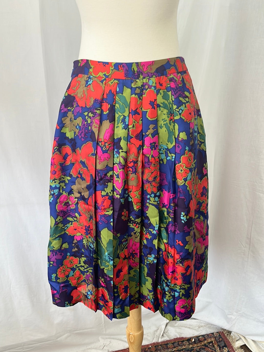 J. CREW Pleated Psychedelic Floral Print A-Line Silk Skirt -- Size: 8