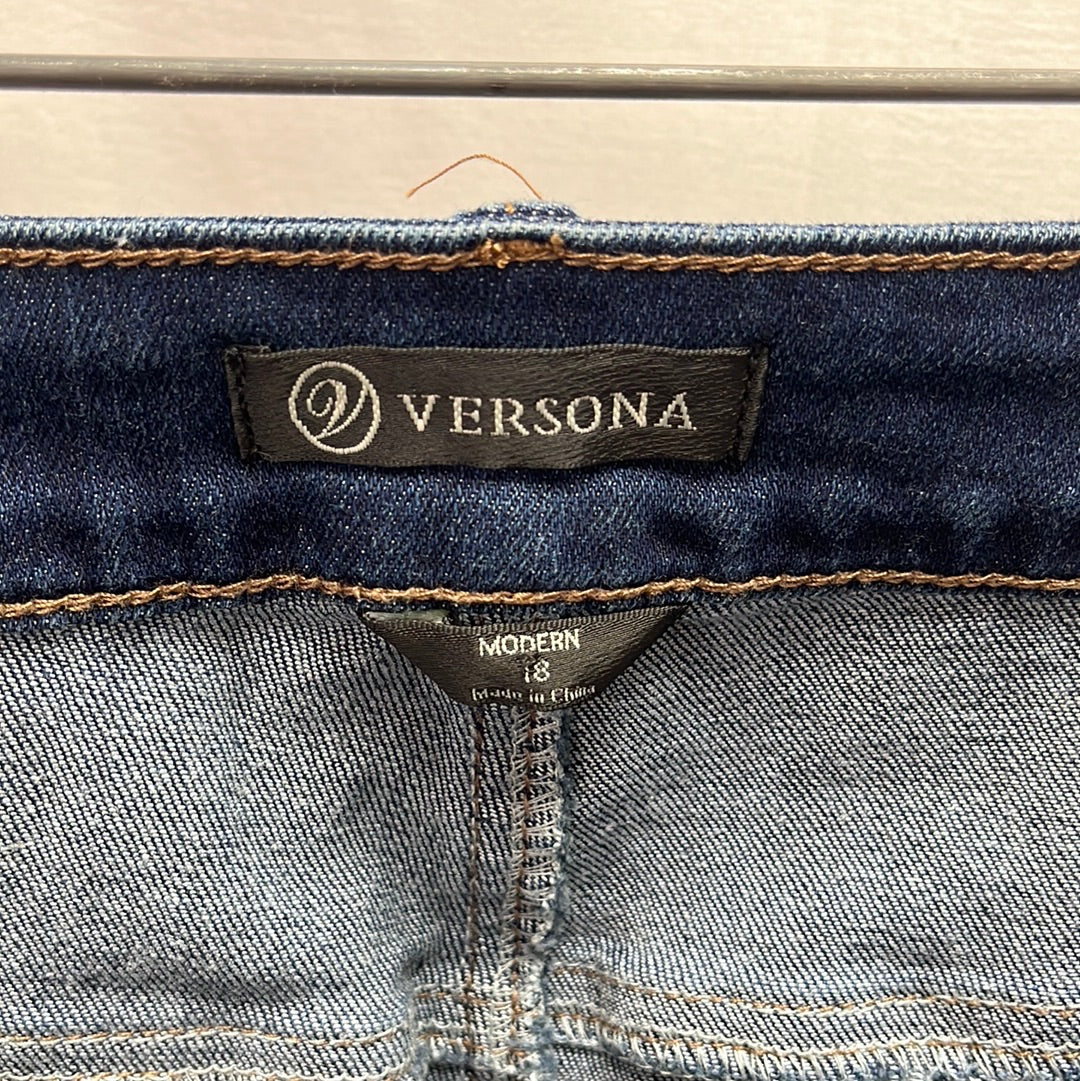 Versona Modern Frayed Hem Jeans -- Size 18