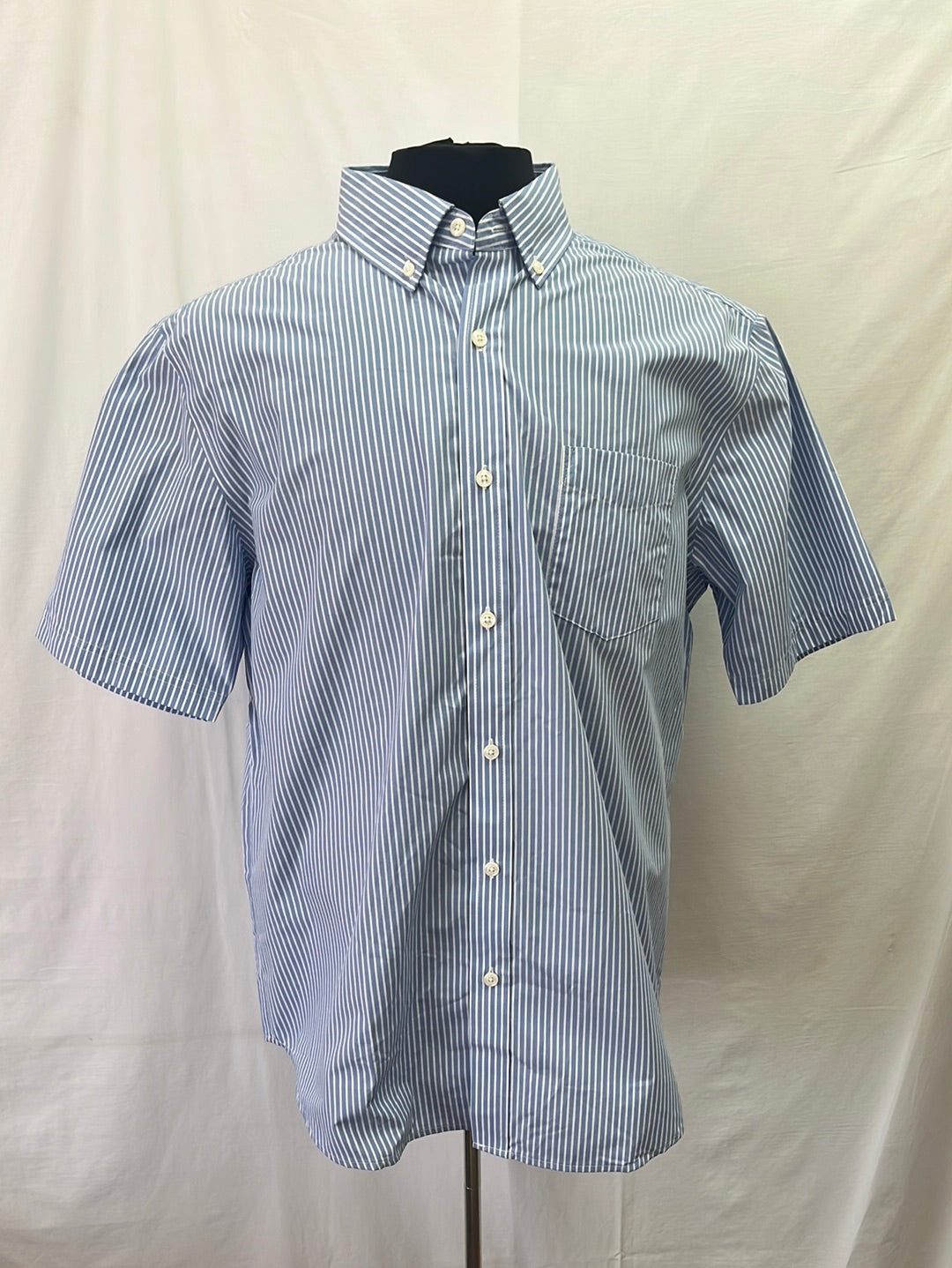 NWT - CROFT & BARROW Blue Stripe Easy Care Short-Sleeve Shirt -  L