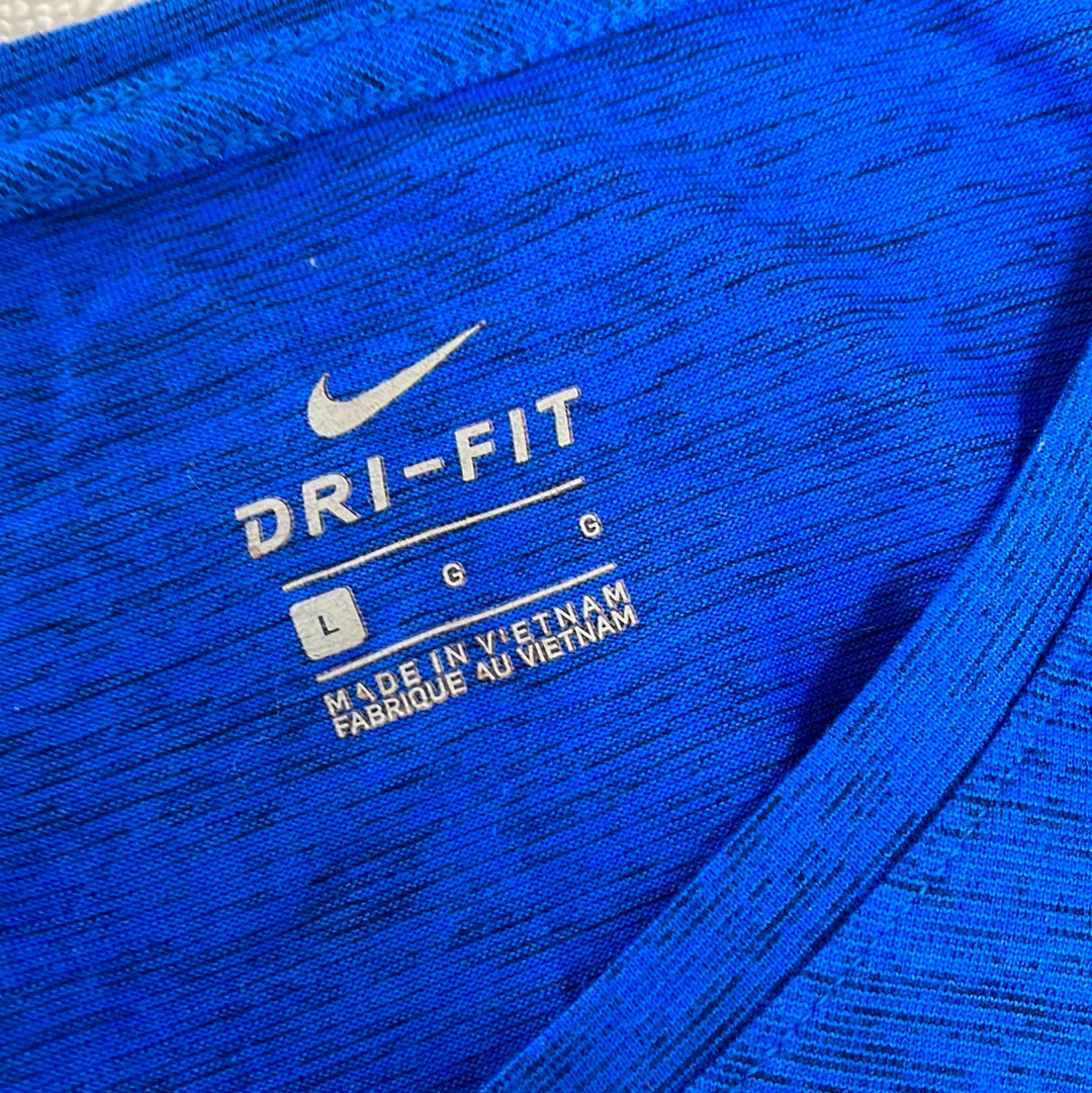 Nike blue Dri-fit UNC Carolina Tar Heels V-Neck T-shirt -- L