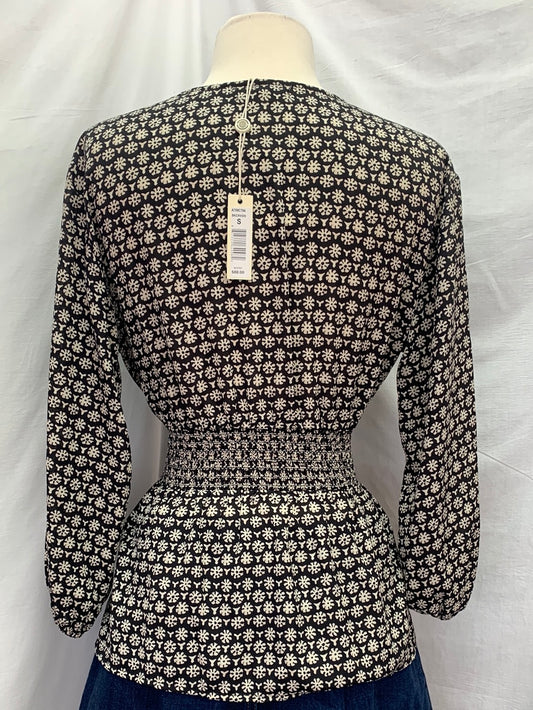 NWT - MAX STUDIO black print V-Neck Lightweight Smock Tie Blouse - S