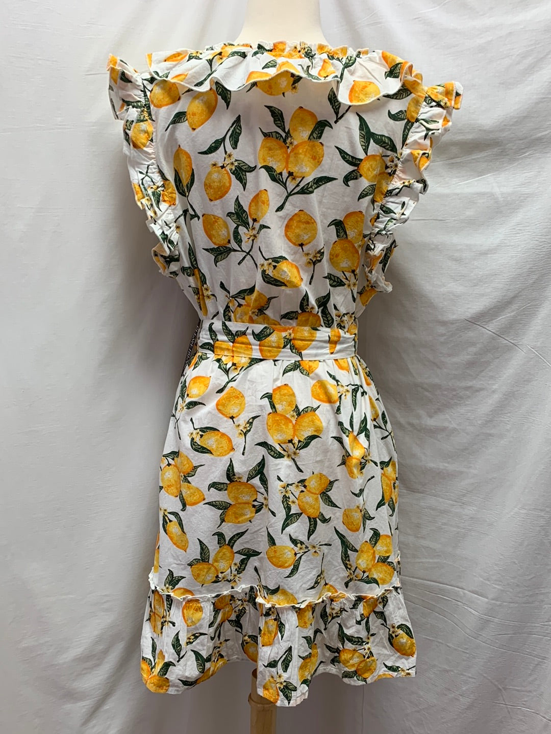 NWT - NEW YORK & COMPANY lemon print Sleeveless Ruffle Dress - Large