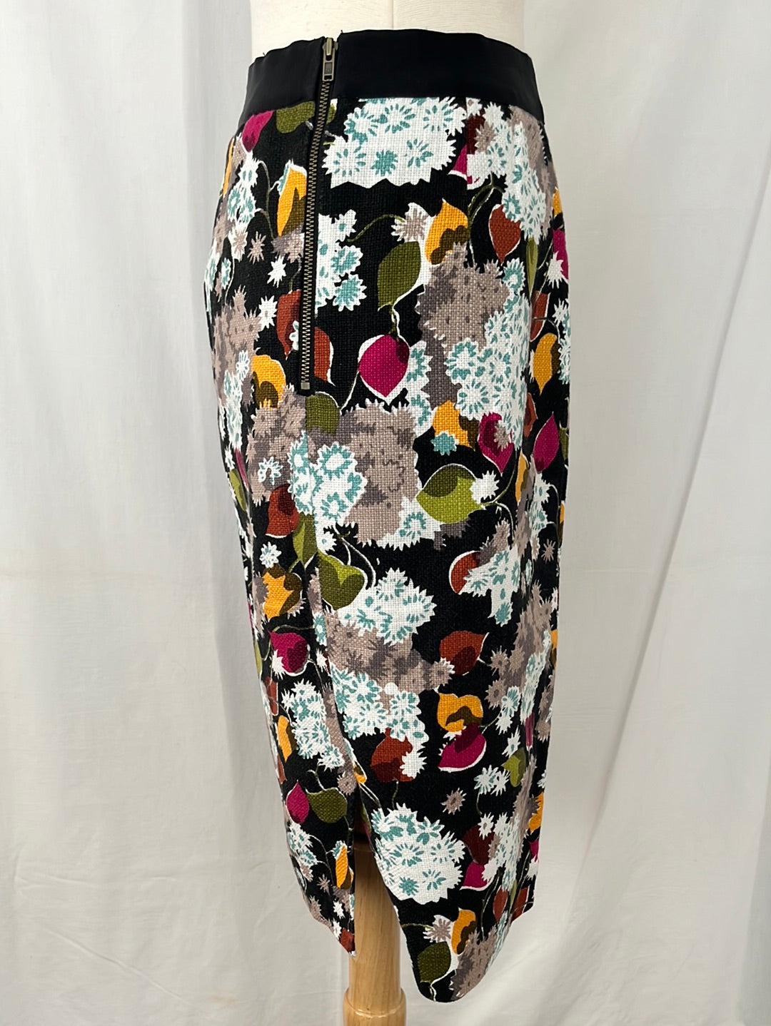 Girls from Savoy Floral Print Linen Blend Pencil Skirt -- 0