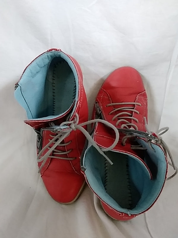 Cloud Footwear Aika Red Leather Low Top Sneaker size 38 (US 8)