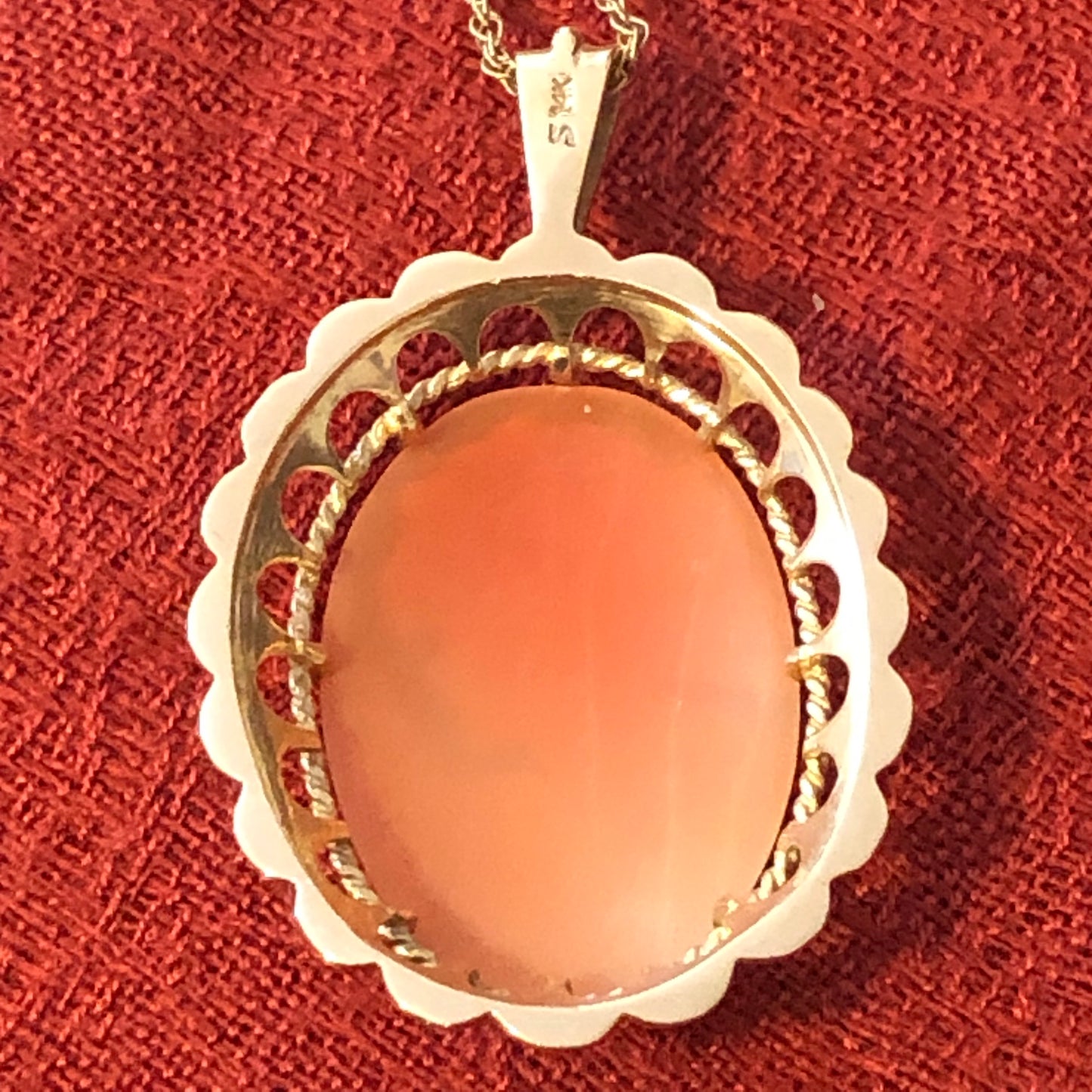 14k Gold Cameo Pendant with Chain