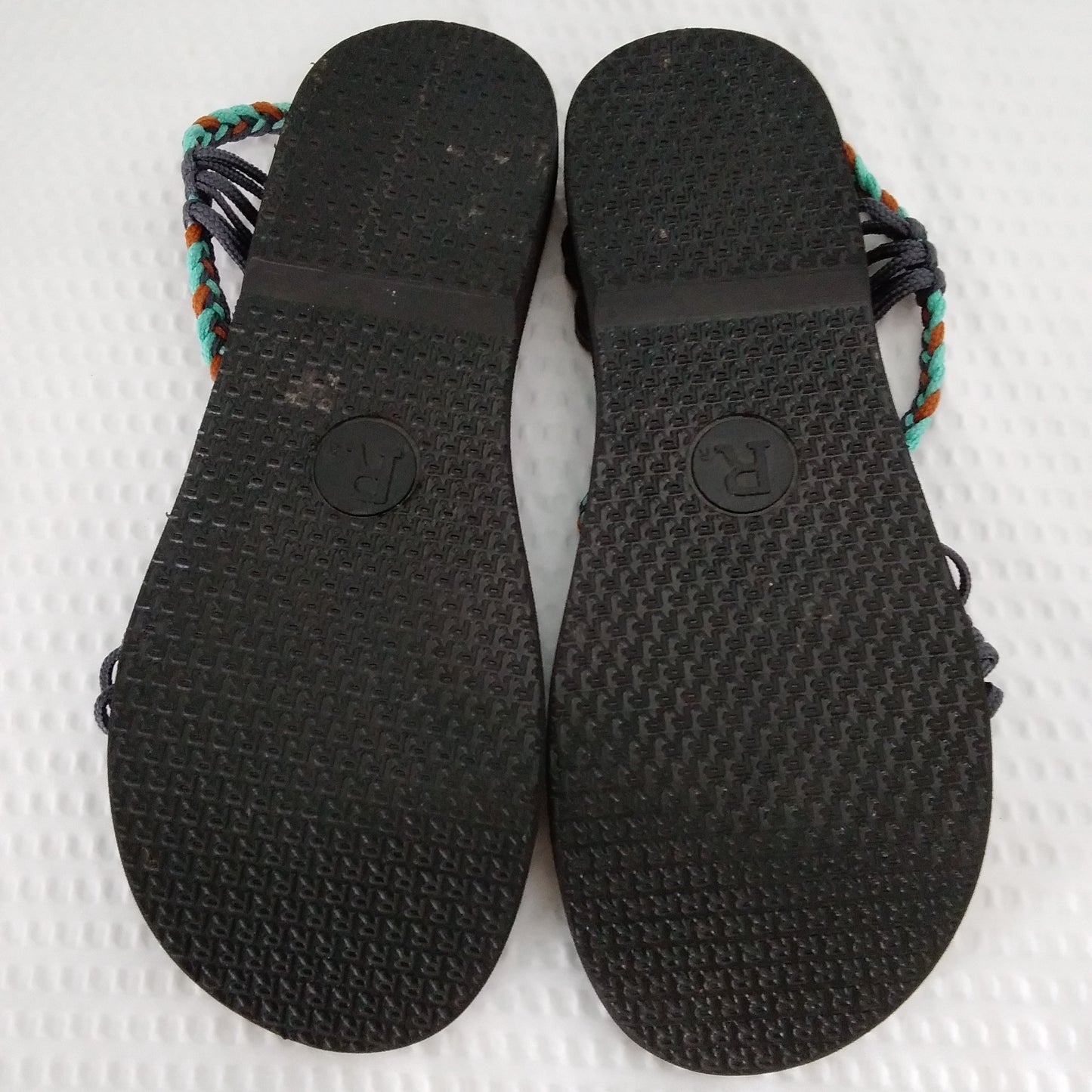 Plaka Palm Leaf Flat Summer Sandals - Size 6
