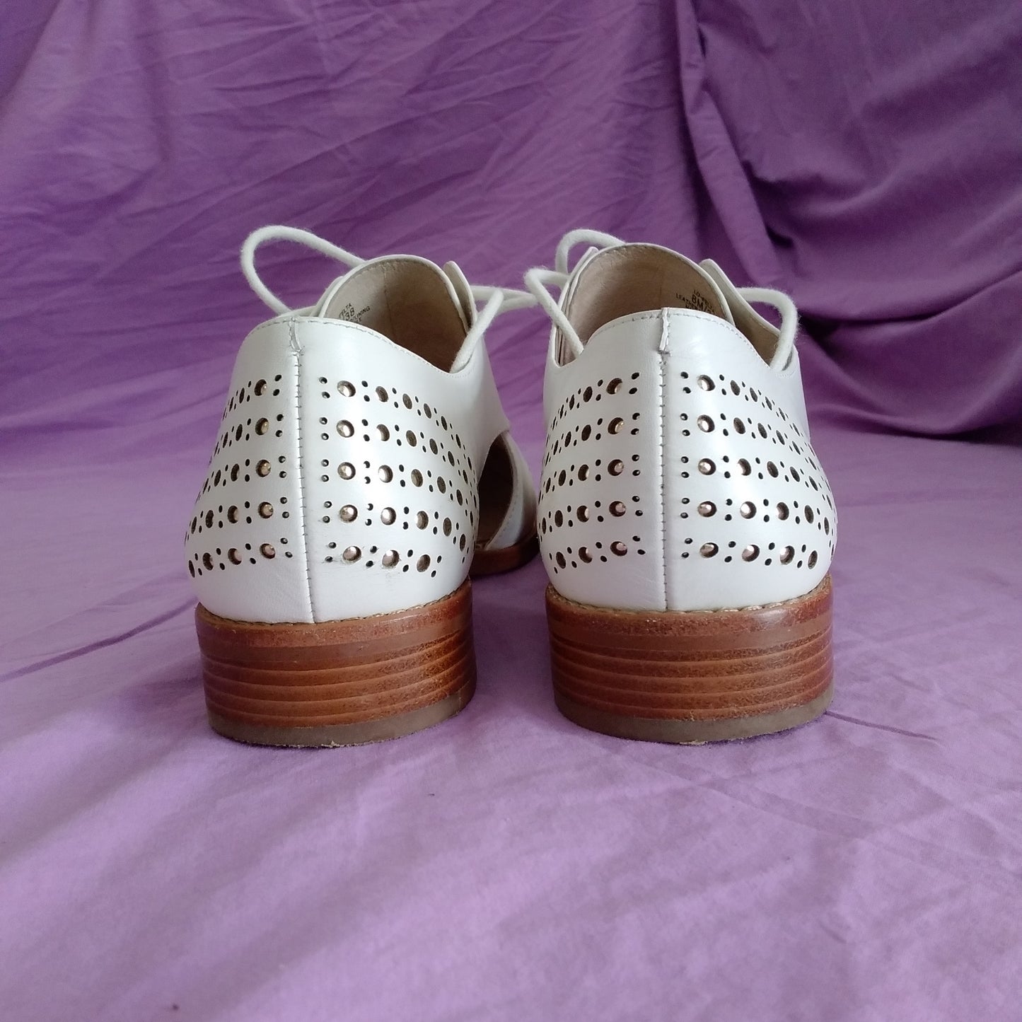 Louise et Cie Felta White Cutout Oxford Shoes - Size 8M/38