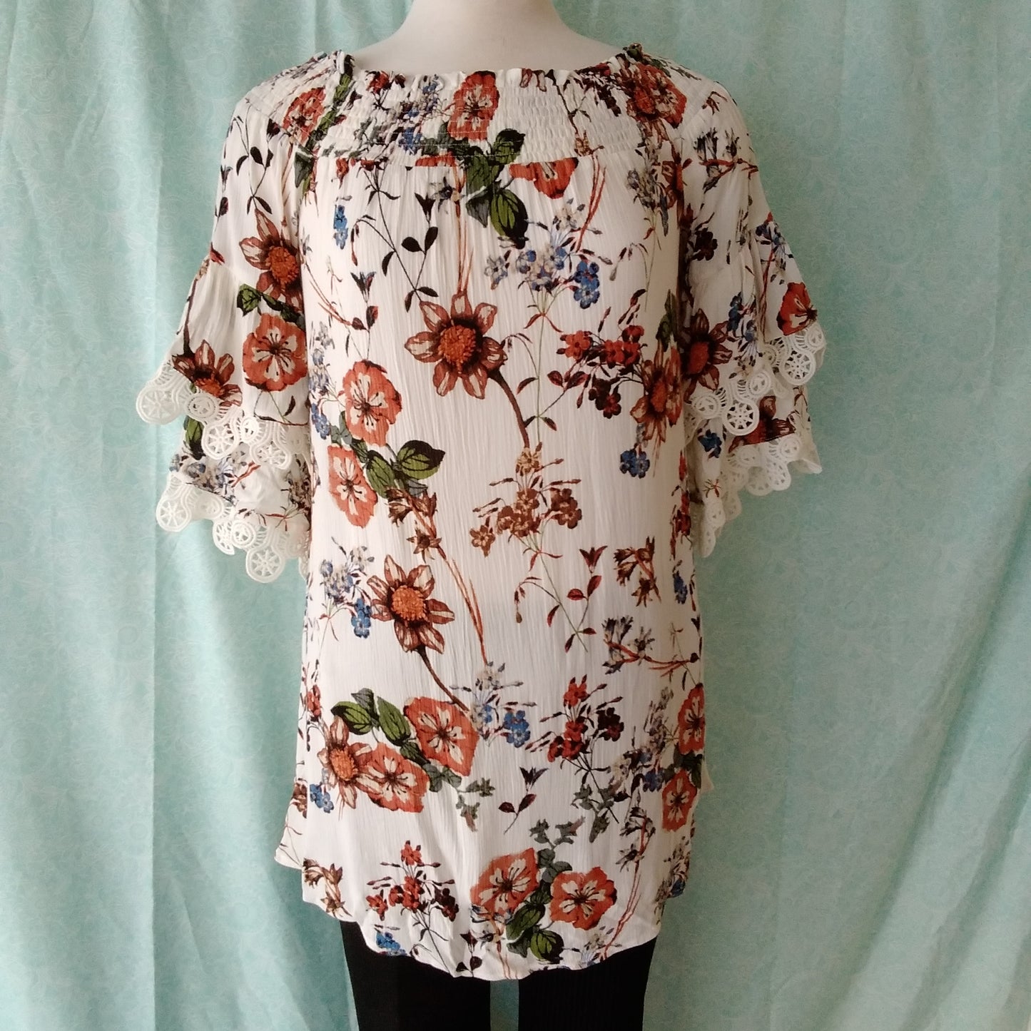 NWT - Blu Pepper floral Lace Flutter Sleeve Top - S