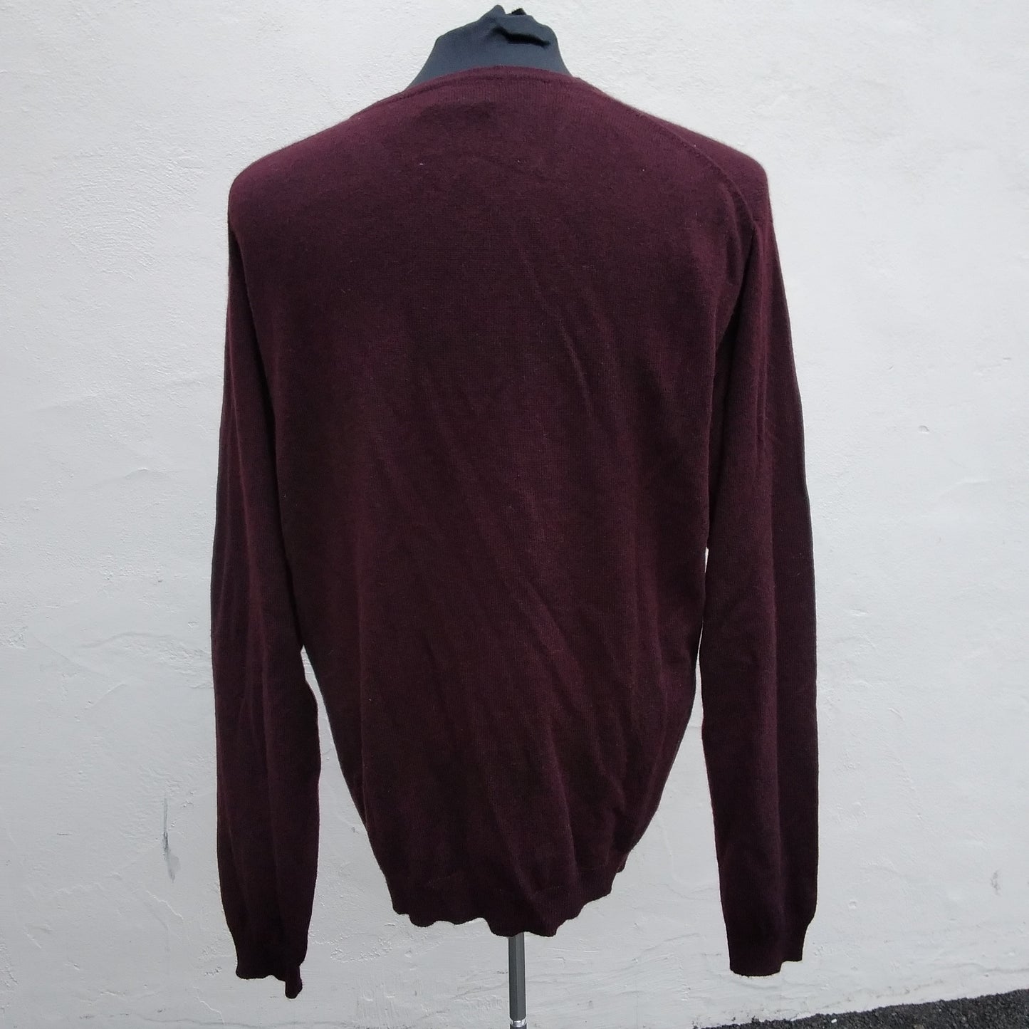 Club Room burgundy V-Neck Cashmere Sweater - L