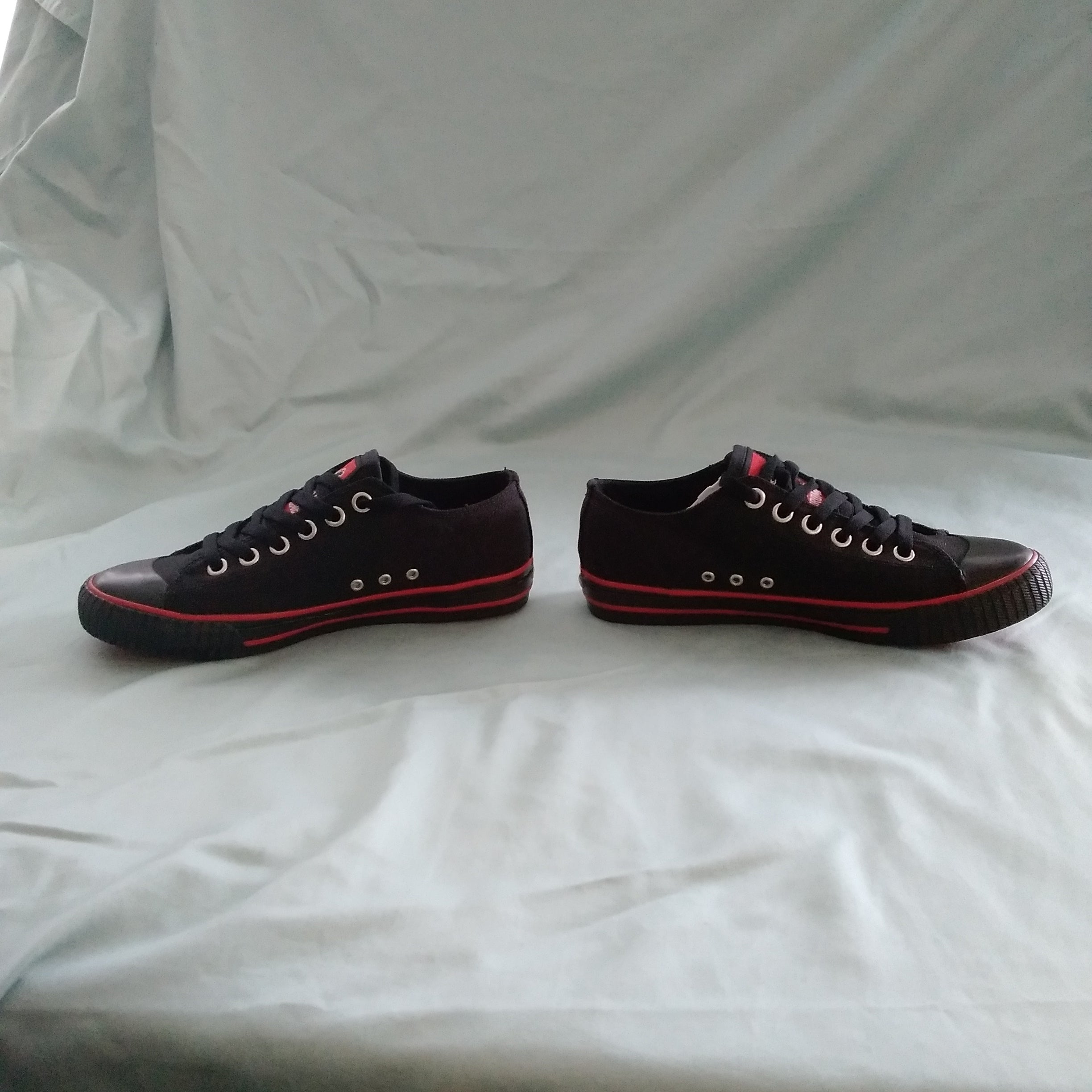 Chrome red sole on sale shoes