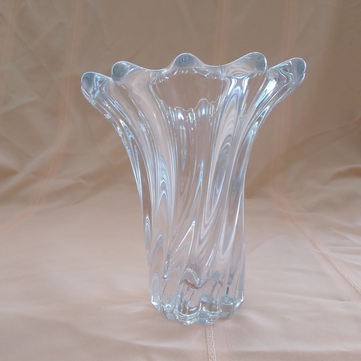 Cofrac Art Verrier 8" Twisted Glass Vase