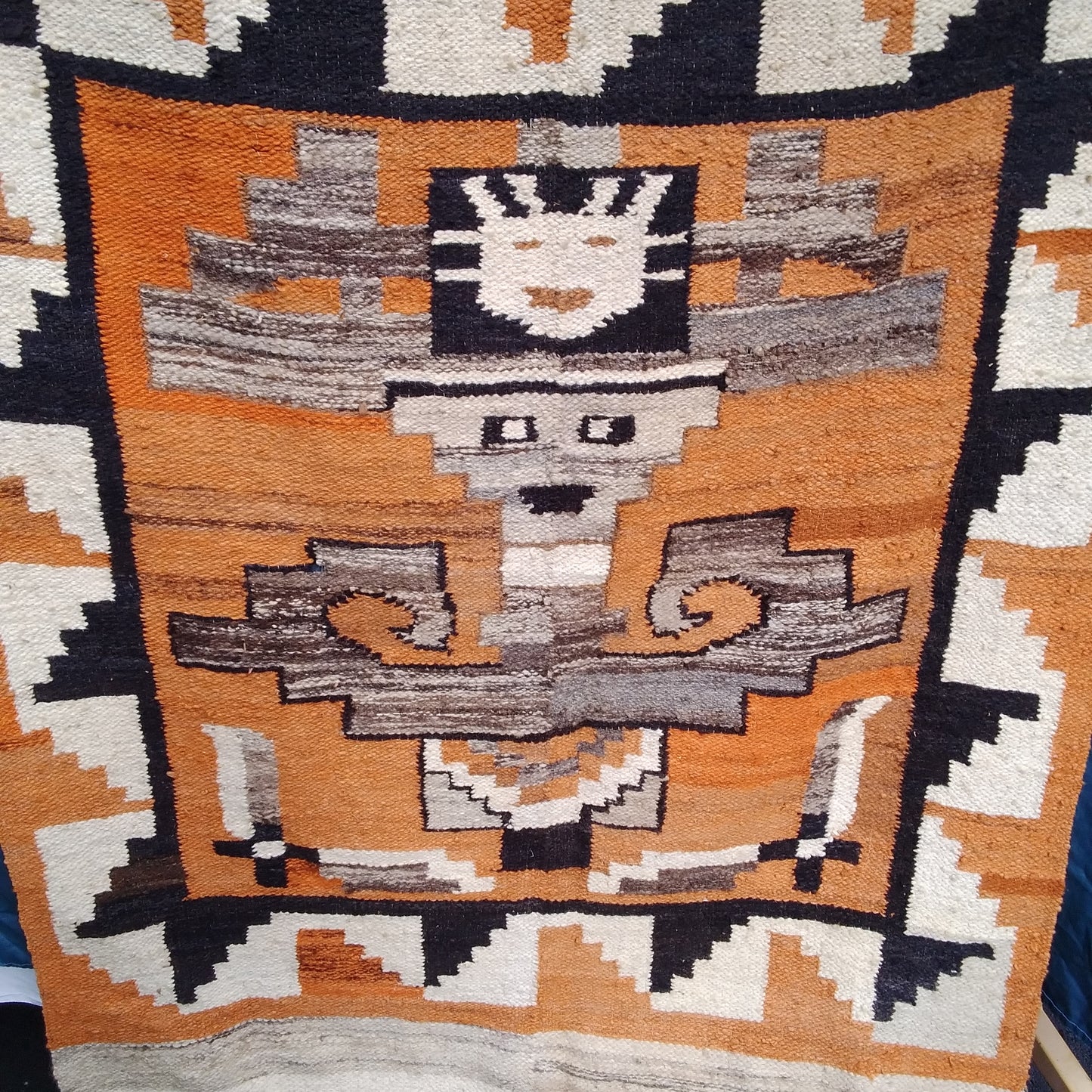 Handmade 100% Wool Rug made in Peru - Size: 4'x5'6"