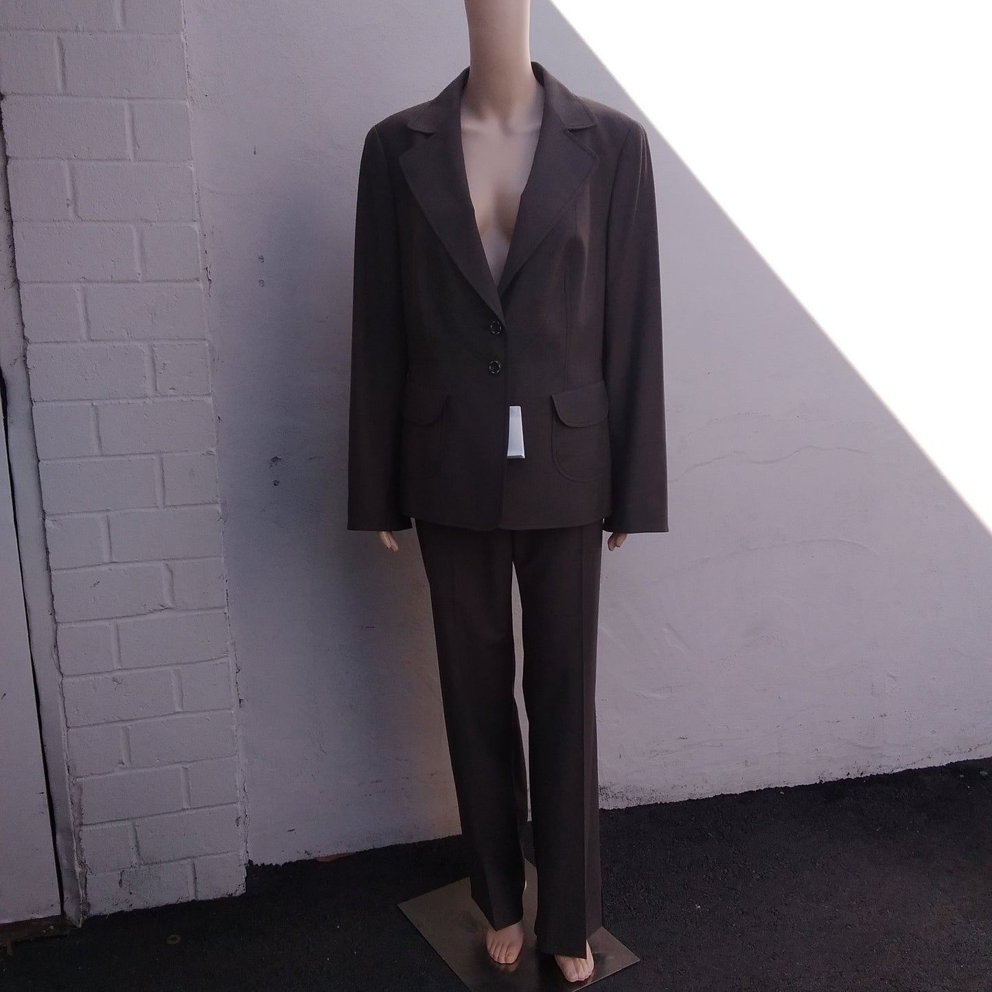 NWT - ESCADA Women's Pants Suit Set - Size: Blazer 44 (Size 14); Pants 42 (Size 12)