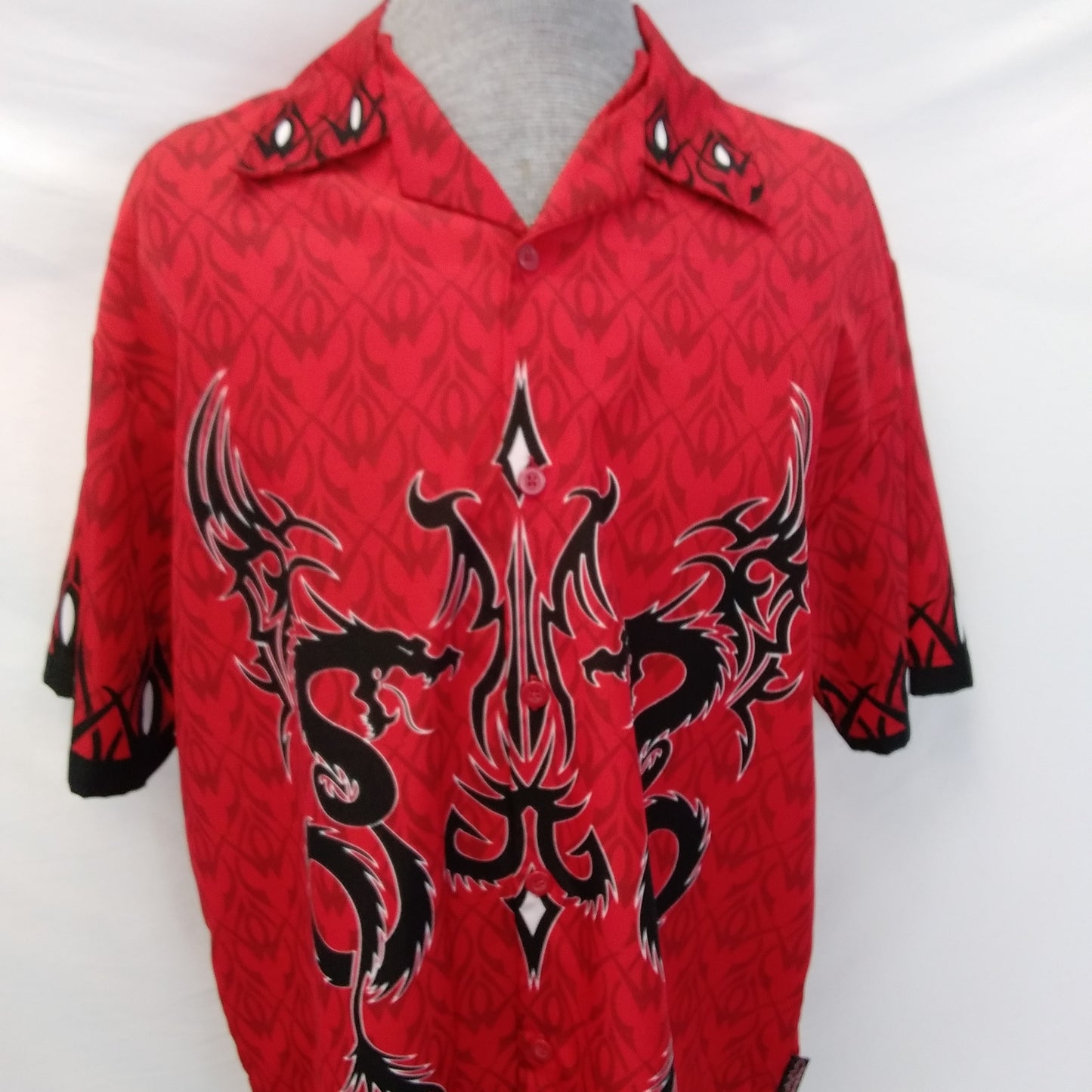 Sapphire Lounge Red Tribal Dragon Button Up Camp Shirt - L