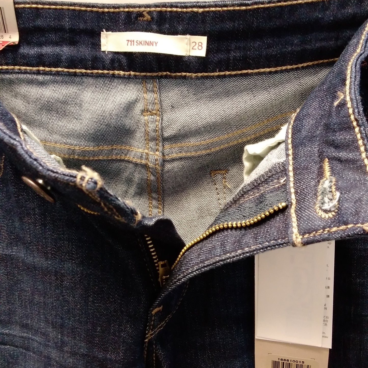 NWT - Levi's 711 Mid-Rise Skinny Jeans - 28x30