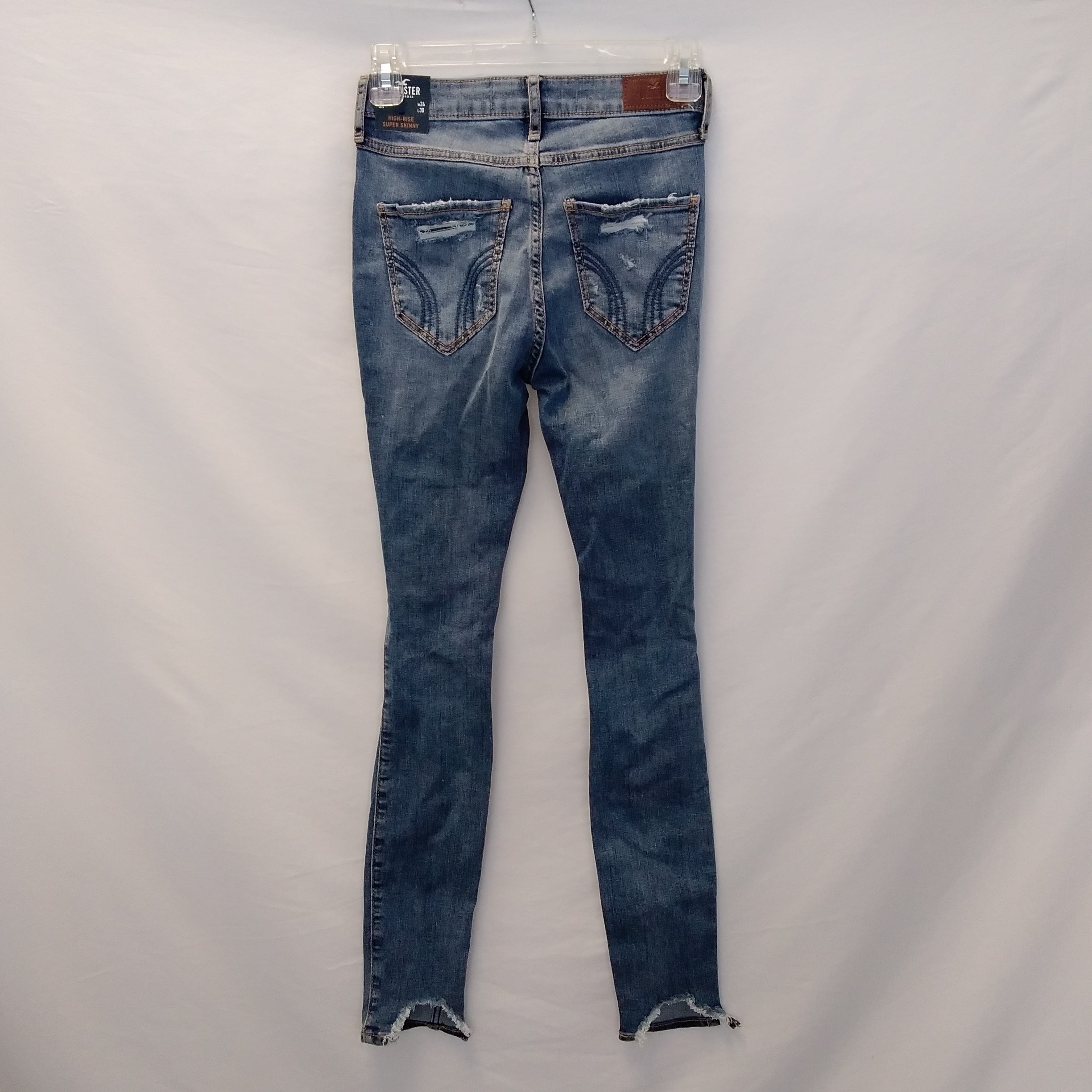 NWT store Hollister distressed skinny jeans