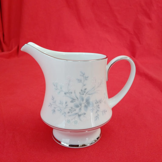 Carolyn by Noritake Creamer #2693