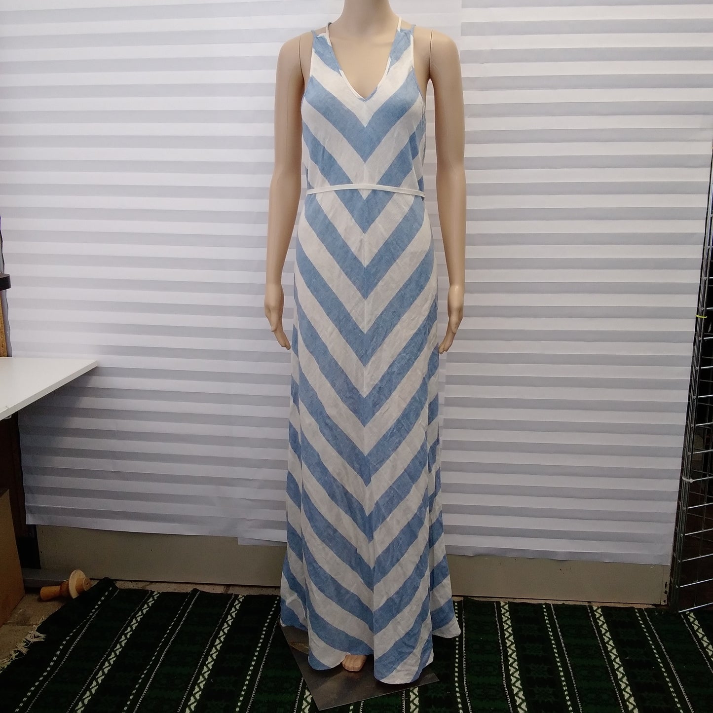 NWT - Loft Women's Blue and White V-Neck Sleeveless Strappy Dress - 4