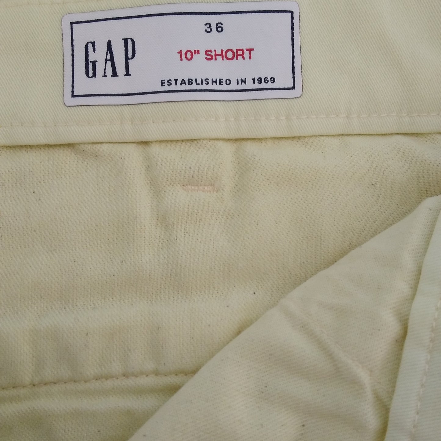 NWT - Gap yellow 10" Sunbeam Vintage Shorts - 36