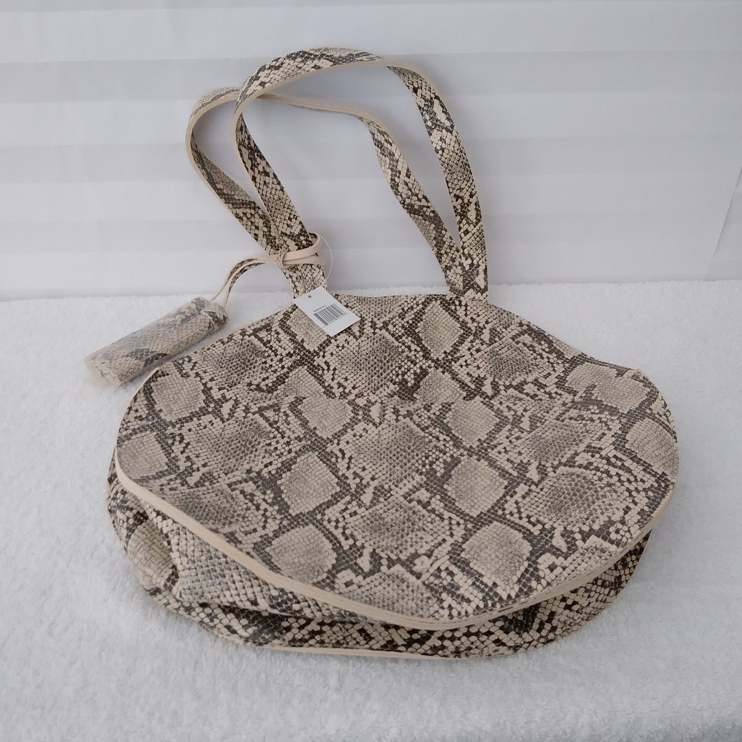 NWT - Round Faux Snakeskin Pouch Purse/Tote - Unbranded