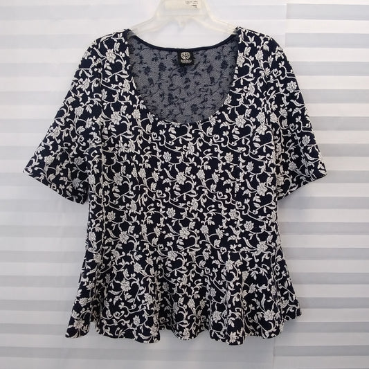 Bobeau Blue White Floral Short Sleeve Top - 1X