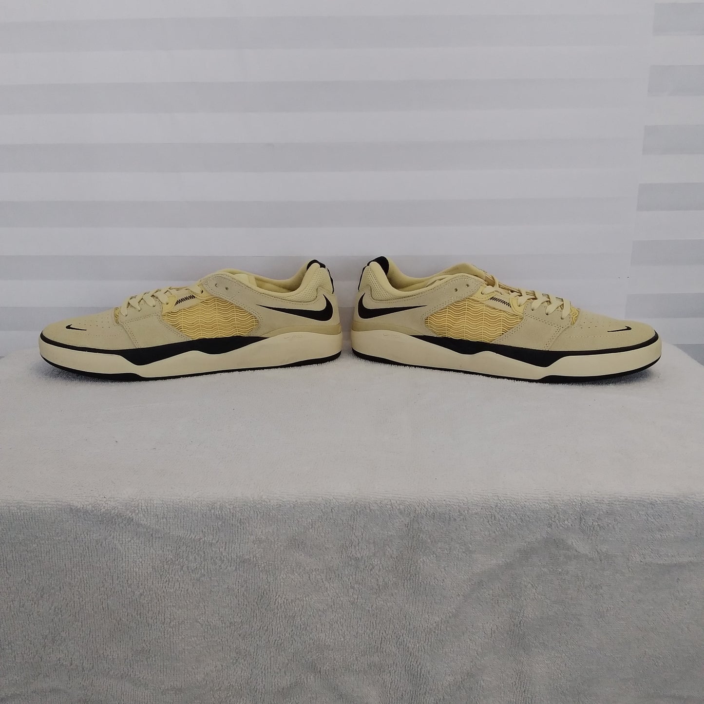 NIB - Nike SB ISHOD Lemon Wash/Black-Lemon Drop Sneakers - Size: Men 13 Women 14.5
