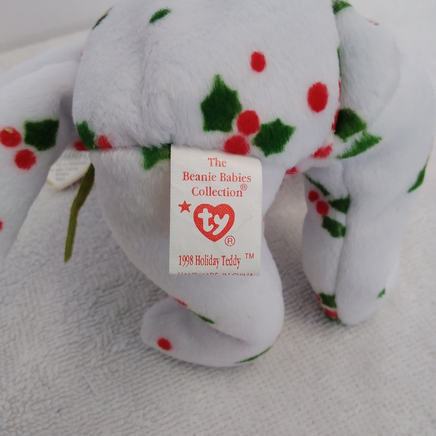 Ty Beanie Baby 1998 Holiday Bear with Tag sealed in Protective Case