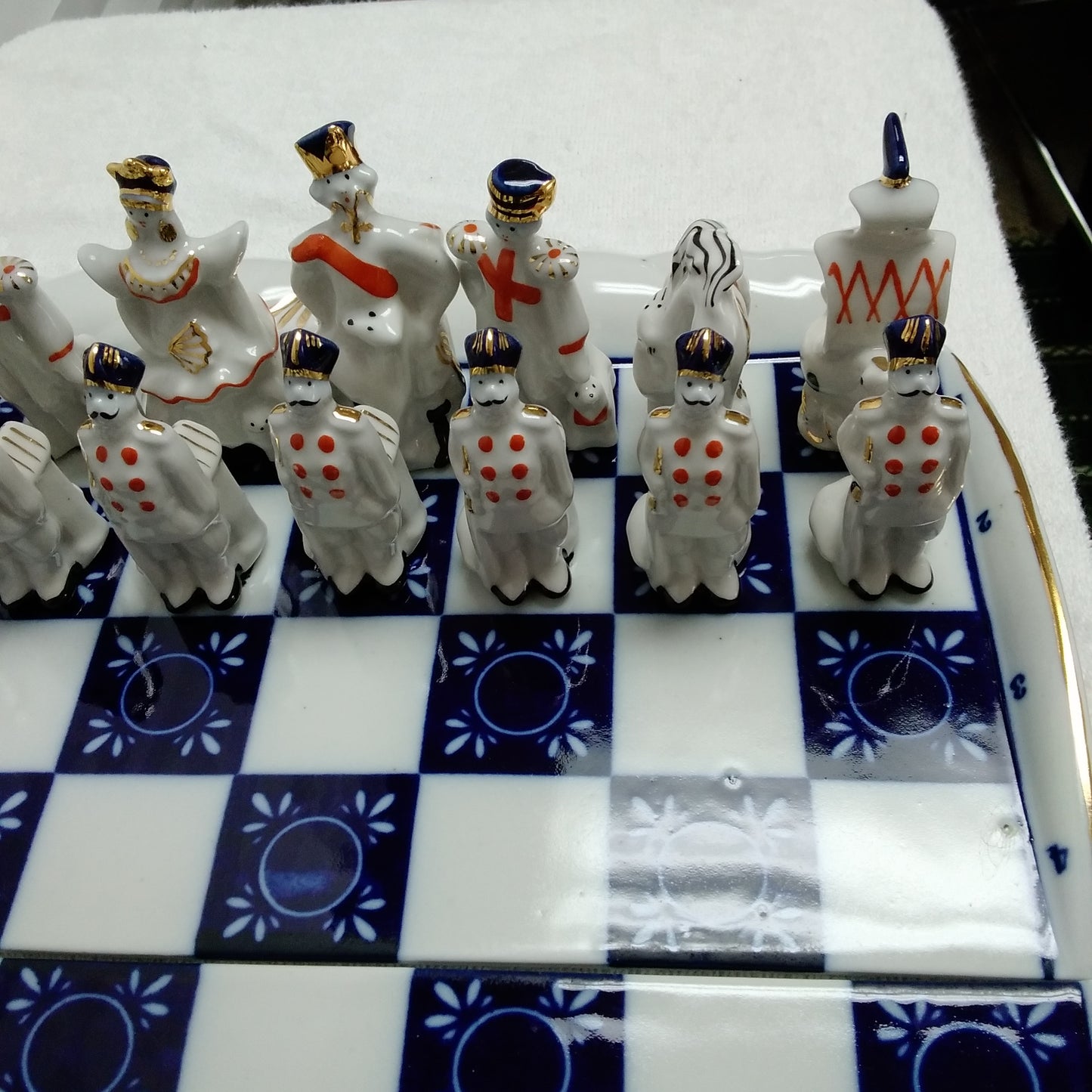 Rare Vintage Gardner Verbilki Russian Porcelain Chess Set 