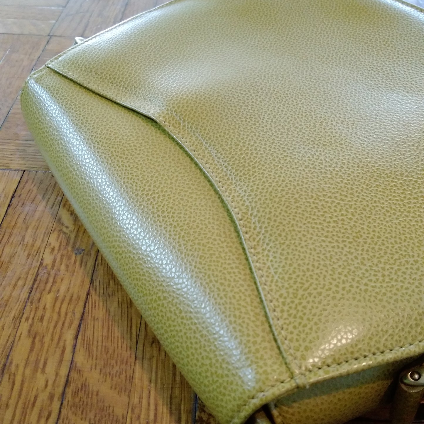 Vtg. Coach Carlyle Cross Body Olive Green Leather Madison Line