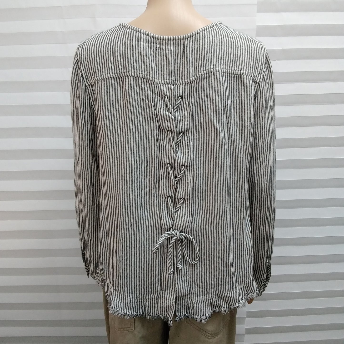 Cloth & Stone Striped Fray Hem Lace Up Back Long Sleeve Pullover - M