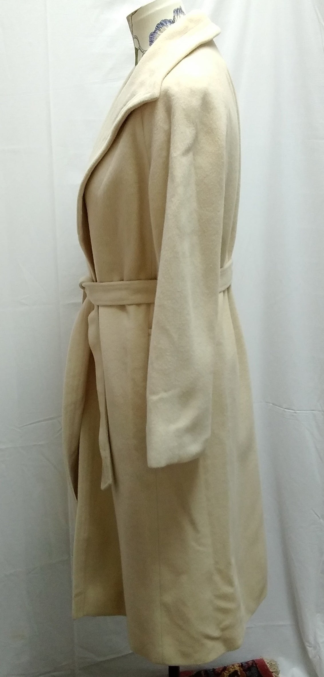 Vintage (70s/80s) ILGWU - Women's Crème 100% Cashmere Wrap Coat -- Size 7