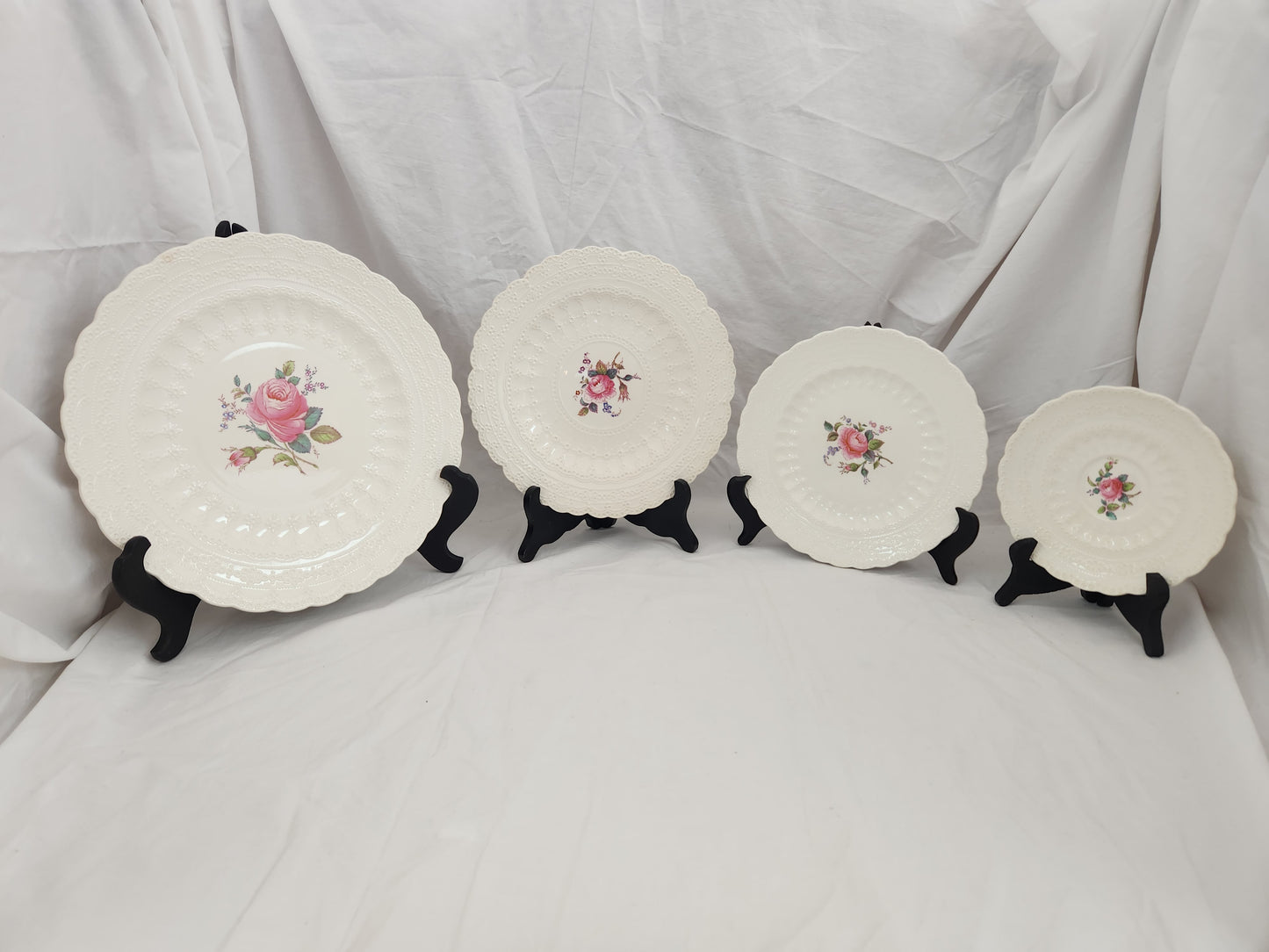 VTG - 16-piece Spode's Jewel Billingsley Rose China Set