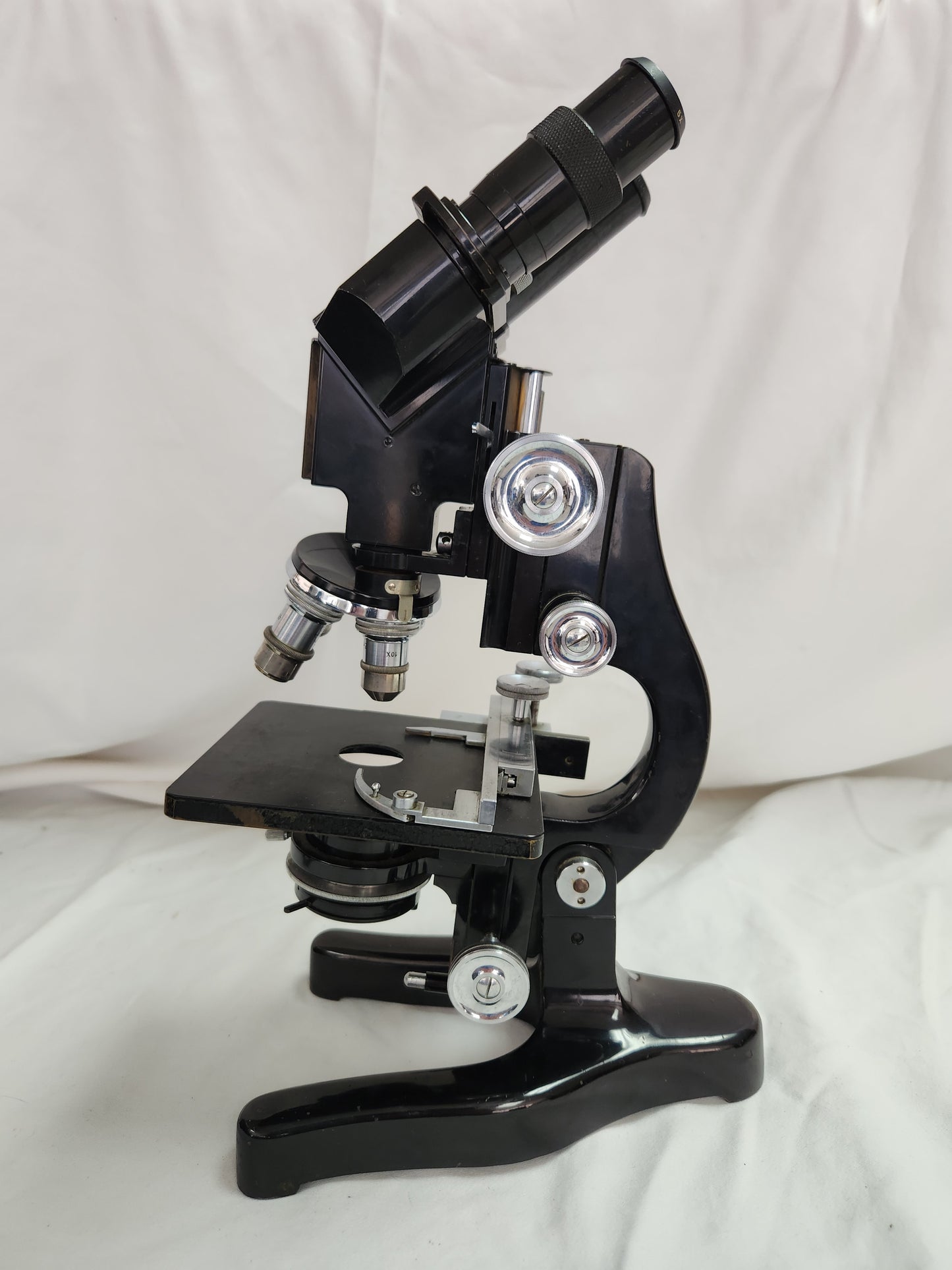 VTG - 1930's Ernst Leitz Binocular Compound Microscope W/4 Objectives & Hard Case (PARTS ONLY)