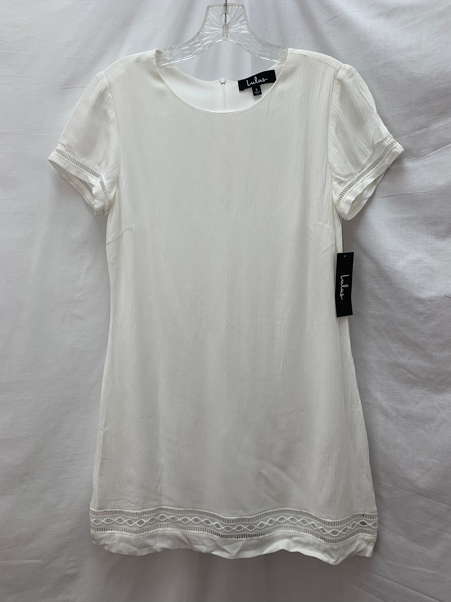 NWT - LULUS white Embroider Detail Short-Sleeved Shift Dress - S