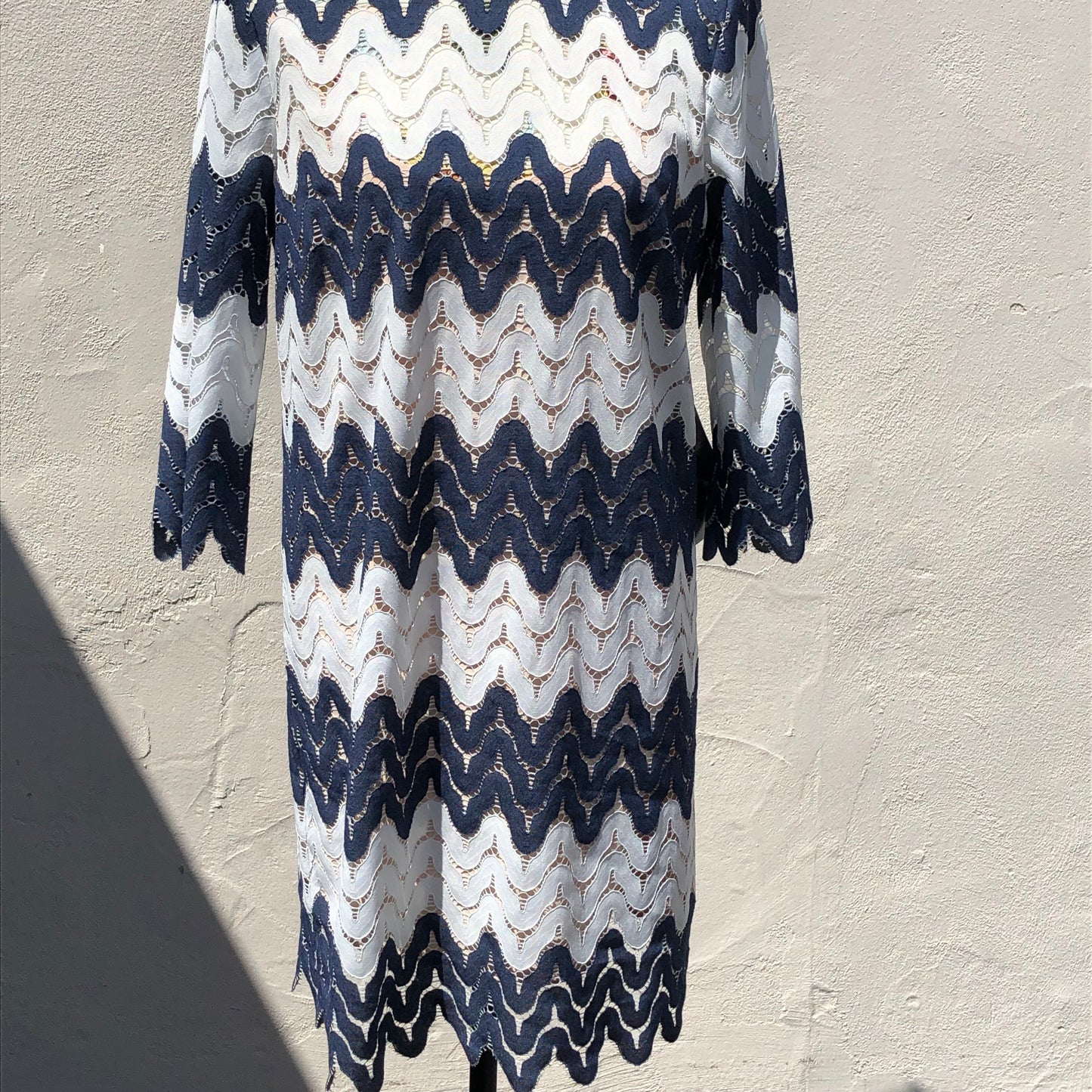 NWT - BCBG Maxazria navy white Shift Dress - M