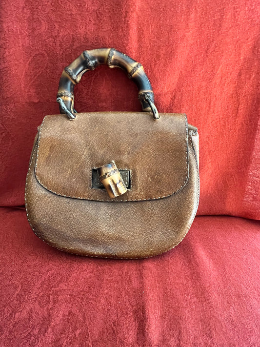 Vintage Leather Handbag with Wooden Handle and Closure